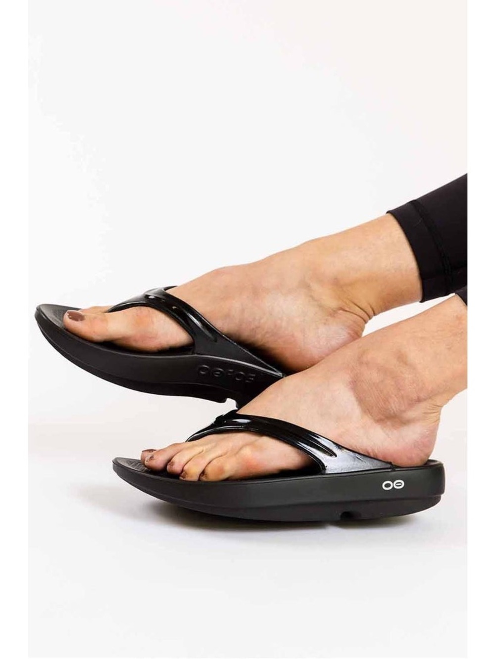 OOFOS Women's OOlala Recovery Sandals size 7 Black - Picture 3 of 8
